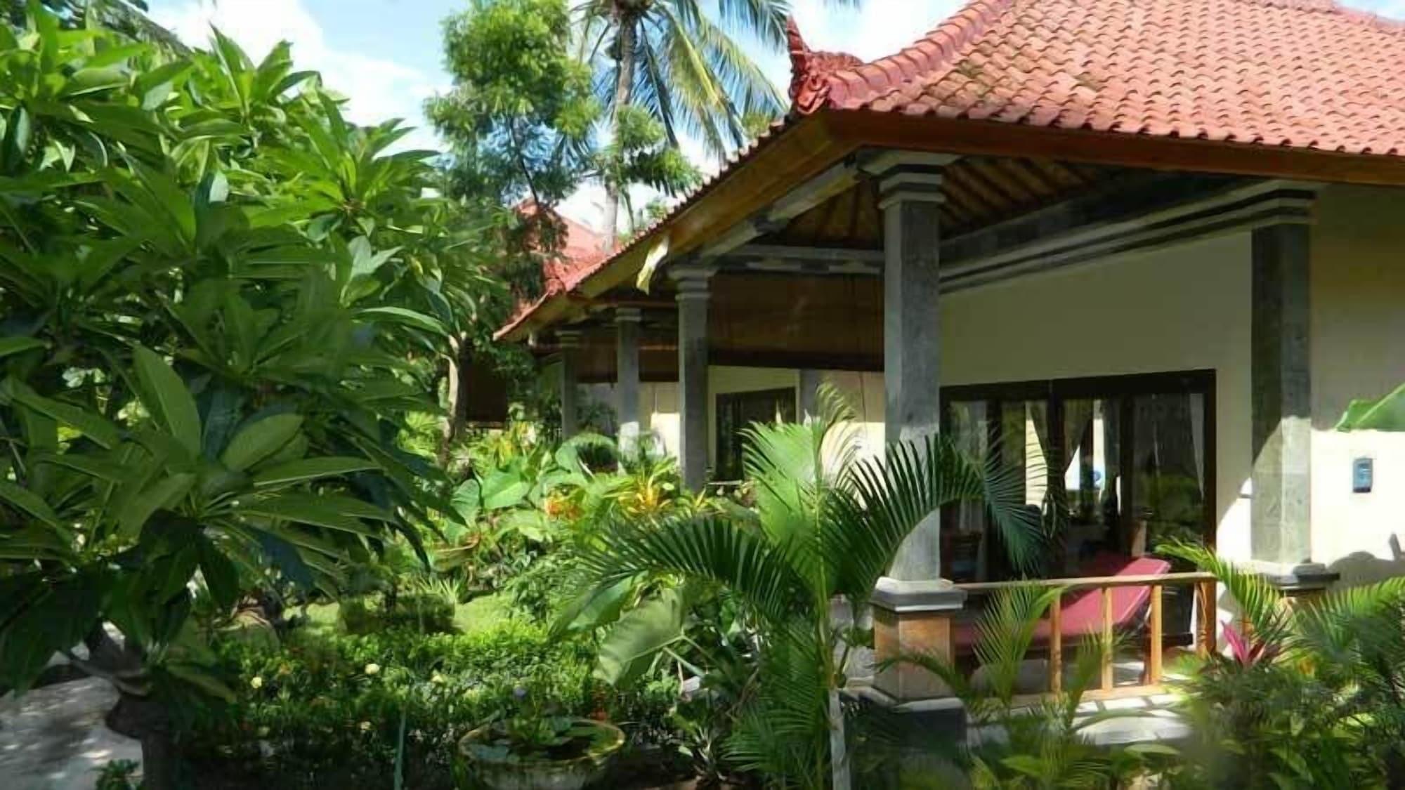Bali Bhuana Beach Cottages Амед Екстер'єр фото